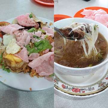 Nostalgic dish

Nasi goreng padang and soto padang

#latepost #food #westsumatra #spicy