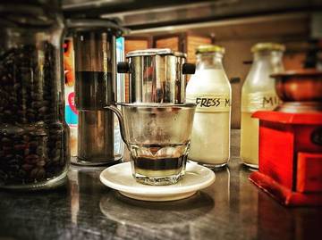 Pastikan kopi mu kacamata,,kopi khas kota salatiga...👀🤓 #kopikacamatasalatiga #kopilokal #kopi #ngopiyuk #ngopidulu #ngopiasik #ngopi #vietnamdripcoffee #coffeetime #coffeelover #coffee #coffeelife #coffeetime
