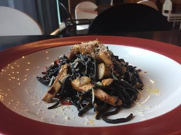 Miitem aglio alio 🍝
.
.
.
#miitem #mie #aglioalio #blacknoodle #foodgram #foodporn #foodgasm #kokas #kotakasablanka