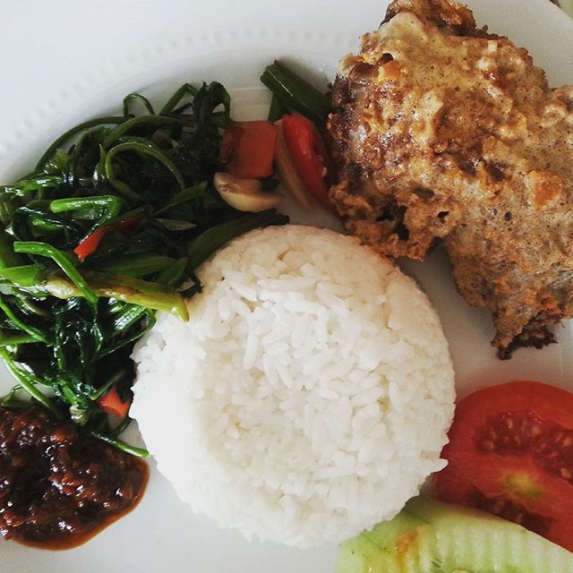 Foto Ayam Tulang Lunak Hayam Wuruk Restaurant Tebet