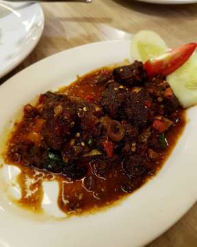 Iga cabe ijo @warungleko
#beef #ribs #greenchilli #indonesianfood #foodhunter #foodlover #foodjourney #culinary #warungleko #aftersermont #dinner #favourite #recommended #kokas #happysunday #jakarta