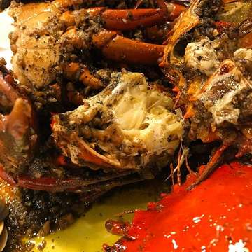 Butter Garlic Mud Crab
.
#foodporn #iphone7 #dinner