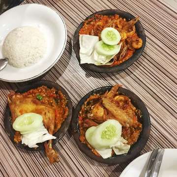 Spicy chicken #lunchie #chili #chilichicken #foodlover #kulinerjakarta #kulinersurabaya #warungbukris