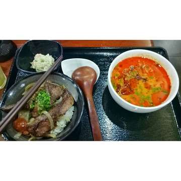 Set Lunch - Rice +Noodle
#akanetokyocuisine #shuqinculinary #culinary #kulinerjakarta #japanesefood #instafood #foodblogger #foodvscoam #lunch #nomnomnom
