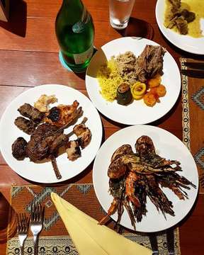 Tried middle eastern food in jakarta and was not dissapointed at all. Recommended for those who likes to try new things.

#middleeastern #lebanese #food #seafood #grilled #lobster #prawn #lamb #lambchop #grilledlambchops #foodporn #foodgasm #foodie