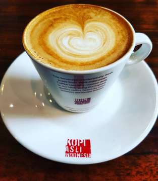 Best cappucino in town still @anomalicoffee Jakarta 
#cappucino #originalcoffee #kopiasliindonesia #anomalicoffee #s7edgephotography #s7
