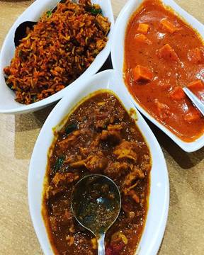Today in search of Indian food in Pasar Baru. Paneer Makanvala, Chicken Briyani, Chicken Curry. All good and all vegetarian
.
.
.
.
.
.
.
.
.
#vegetarian #vegan #indianfood #indian #paneer  #indian #jakarta #pasarbaru #food #foodporn #foodgram #foodie #curry #foodislife #nomeat #briyani #chicken #goodvibes #makan #india #indonesia #lifeistasty #qraved
