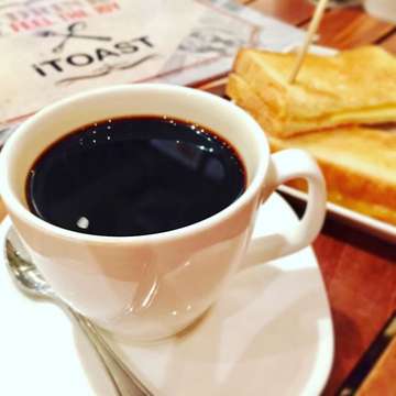 Great B'Fast
.
.
.#instafood#instadaily#instalikes#instamood#instayummy#instafoodlover#foodgasm#foodism#foodstagram#foodpic#foodlovers#yummy#tasty#drinkstagram#drinkcoffee#coffeetime#coffeetable#coffeelover#coffeeholic#coffee#blackcoffe#toast#bread#kayatoast#breakfast