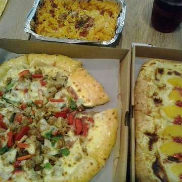 Hari yang melelahkan.....
Hidup makaannn!!! #pizza#foodlovers#mytripmakan