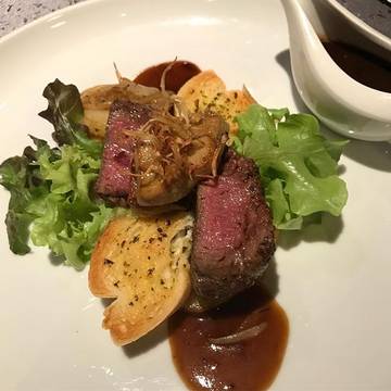 Food 😜 #dinner #datenight #visavis #frenchfood #steak #tanderloin #foodporn #instafood #foodgasm