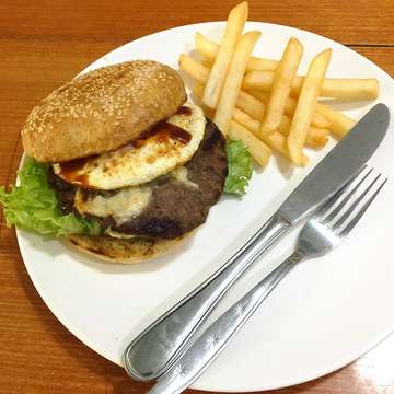 best burger in town
#makassar #iphonephotography #kulinermakassar