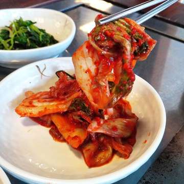 Do you love kimchi? 🍴❤️
📍Cheong Sa Cho Rong, Aeon Mall BSD City 
#doyanmakan_mm #kimchi #ilovefood #welovefood #foodblogger #foodie #foodporn #aeonmallbsdcity