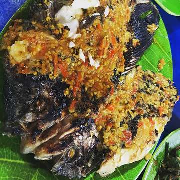 Seafood 🦀🐟
#kepitingasap #guramebakarrica #kangkungbalacan #bigjoe #pasar8 #alamsutera