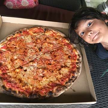 Very yummy 🍕@warungavaitalianpizzeria
#pizza #balipizza #warungavaitalianpizzeria #goodpizza #bali #balikuliner #balirestaurant  #baliplacetoeat