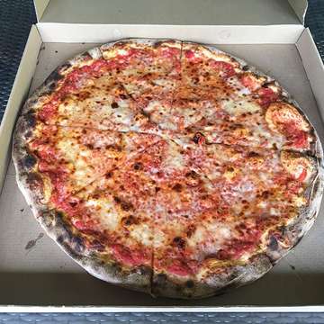 Very yummy 🍕@warungavaitalianpizzeria
#pizza #balipizza #warungavaitalianpizzeria #goodpizza #bali #balikuliner #balirestaurant  #baliplacetoeat