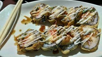Sushi bay rich roll