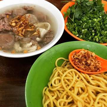 Starting my dah with Bakso Akiaw 😋 #foodporn #foodlover #foodhunter #foodadventure #gourmet #gourmethunter #makananindonesia #bakso #baksoakiaw #jakartarestaurant #sopsapi #bakmi