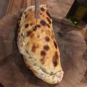 Forget what it's name ... but this thing is:
73% Delicious.
27% Also Delicious 😋.
. .A tavola non si invecchia 
#trattorriasanur #trattoria #italian #italianfood #love #life #sanur