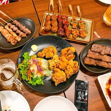居酒屋でランチタイム #居酒屋 #ランチタイム #焼き鳥 #japanesefood #yakitori #takoyaki #beer #japanese #instafood #cheers #qualitytime #🤙 #😋