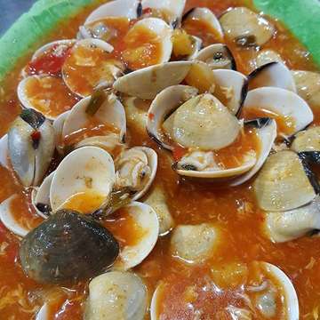 Seafood 🐟🦐🦀🐙🦑...
.
.
.
#kerangkepasauspadang #cumitelorasin #kerangdarah #timikanbawal #bunciscahebi #seafood #enak #seafoodbolaacui #food #foodie #foodporn #instafood #instapic #kuliner #kulinerjakarta #doyanmakan #makanmelulu #indonesiafood #thxgod