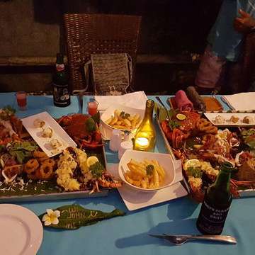 Yogi's Paradise & Grill - photo 4