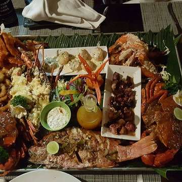 Yogi's Paradise & Grill - photo 3
