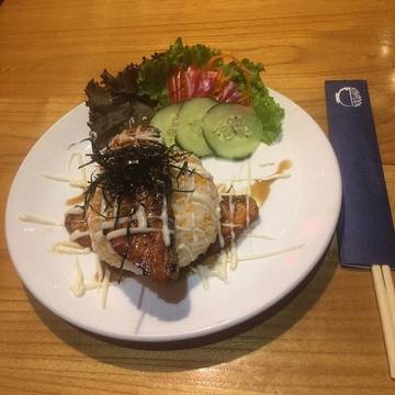 Jgn pernah menyiksa diri dg yg namanya diet....
Makan aja semau2 nya..sesuka2 nya, steak shake sushi @kiyadonsushi