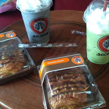 J.CO Donuts & Coffee - photo 7