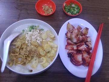 Yummy 😋😋
#bubur #porridge #kuotie #roastedpork #pork #samcan #food #chinesefood #yummy