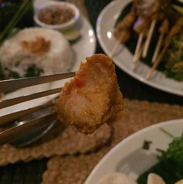 #grilledfishwrap #fish #wrap 매우매우부드럽고#짭잘 #chickensate #peanutsauce #miegorengayam 75k 75k 75k #kuta #bali