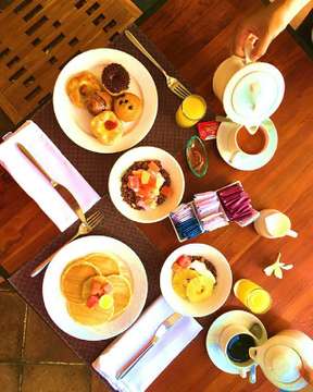 A good breakfast fuels you up and gets ready for the day •

@grandastonbali #breakfast #vacation #holiday #travelling #trip #resort #grandastonbali #indonesia #baliissafe #bali #explorebali #view #paradise #nature #beautiful #wanderlust #instagood #instadailyphoto