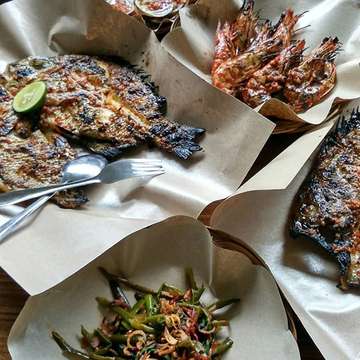 Lebih enak mana... Makan disaat perut kenyang / Makan disaat perut lapar ??!! #warungmami #kulinerlokal #jimbaran