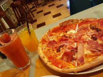 Pizza time ...😋😊