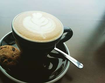 A cup of coffee doesn't hurt you.
Geisha Village latte, this is good, really.

#ngopoo
#makantrus #makanmedan #ngopi #ngopimedan