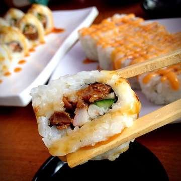 Ini apa yaa..??? Itu apa yaaa..?? Ga pernah inget nama menu sushi, cuma bisa makannya... #jalanjalan #jajan #kuliner #sushi #sushiboon #bandung