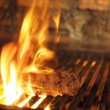 It’s time to fire up the grill⠀
#lbvbistro #europeanrestaurant #europoeandining #sanur #bali #balidining #balirestaurant #champagne #wine #grill #steak #foodoftheday #foodporn #foodie #balifoodies