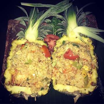 Pineapple fried rice 🍍