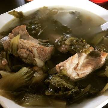 Swipe left!
Pork ribs soup à la The Sun.
Delicious to the max!
#myview #chinese #food #pork #dish #soup #cuisine #chef #kitchen #foodie #foodgasmic #delicious #yummy #culinary #kuliner #eat #meal #lunch #taste #original #recipe #pic #photography #foodblogger #recommended #foodporn #best #restaurant #enjoy #life