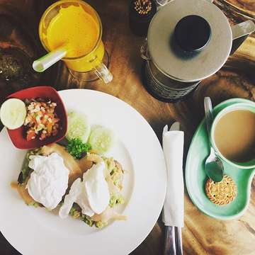 avocado breakfast, turmeric tonic and Bali kopi 😋
#bali #baliindonesia #indonesia #food #sanur #breakfast #breakfastwithfriends
