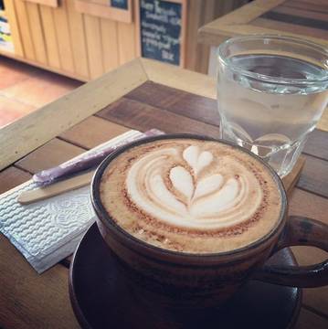 {pingin} n.g.o.p.i ☕️ #lateposting #kopitokosanur #sanurcoffeeshop #baliisawesome #brewtiful