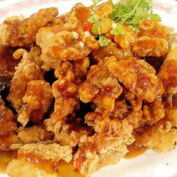 Gurami goreng asam manis
#indonesiafood #seafood #sweetandsourfish #kulinersurabaya #food #foodporn #restaurant