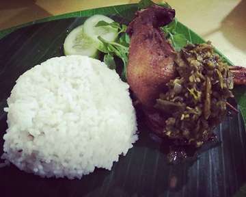 ⭐
#duck #fried #ijo #sambal #food #instafood #indonesia