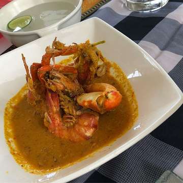 Here’s to more #cookingclass !! #happy 🤤😊 #gadogado #shrimppaste #bali
