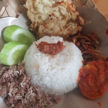#yespekalongan#indonesianfood#pekalongan#nasimegono#tempemendoan#telorasinbakarbrebes#chakuliner#chamakan#instafood#foodism#