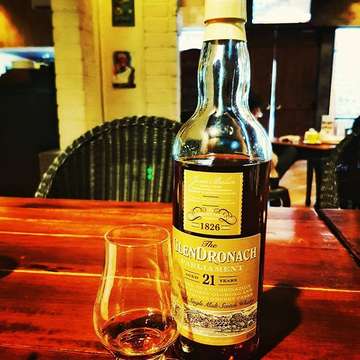 Glendronach 21 for the weekend

#drinks #tgif #glendronach #speyside #samsbistro #whisky #liquor