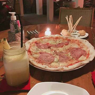 Pizza always perfect for anytime  @nungning9g 🍕 #iltempiokuta
.
.
.
#baligardenbeachresort #thebalibible #balibucketlist #delikuta #baligasm #balidaily #baliguru #baliadvisor #balifood #balifoodies #balieats #deliciousbali #nomnombali #sgfoodies #sgeats #sydneyfood #sydneyfoodies #sydneyeats #instafood #italianfood #italiancuisine #bali #letsgotobali