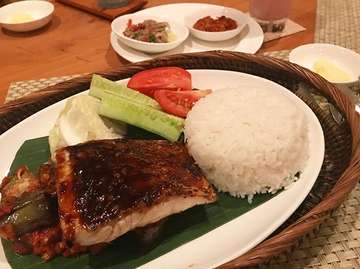 Incredibly delicious grilled fish at the Grand Cafe of the Grand Hyatt Bali! #instafood #delish #grilledfish #indonesianfood #yum #bali #love #indonesia #amazing #wanderlust #frequentflyer #frequenttraveler #instagood #fromsfototheworld