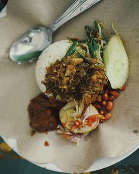 When it comes to the traditional cuisine, Balinese food i think is the winner. Nasi Ayam Betutu for #LYFE