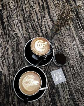 You + me = us
.
.
.
#quotes #goodreads #coffeeshopsurabaya #coffeetime #coffeelover #cappuccino #flatwhite #surabayacafe #surabayacoffeeshop #love #couple #faith #blessed #together #blackbarncoffee #blackbarn #latepost