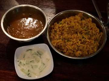 Mixed vegetable bhaji, veggie samosa, vegetable curry w naan, prawn biriyani, watermelon juice, mango juice